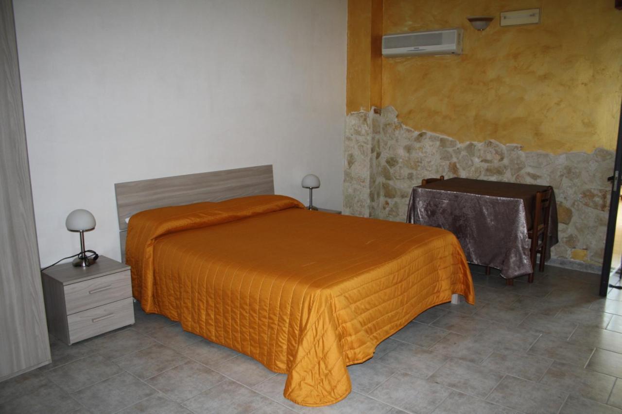B&B Borgo Pileri Mazzarino Exterior photo